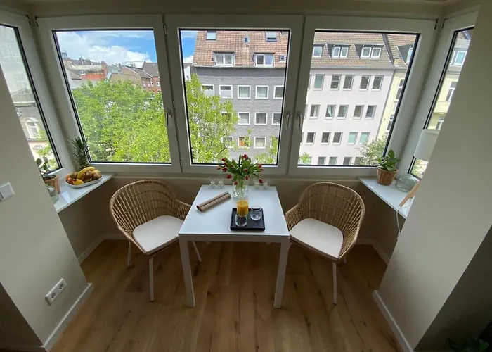 Himmelbett-Studio über Düsseldorf, neu