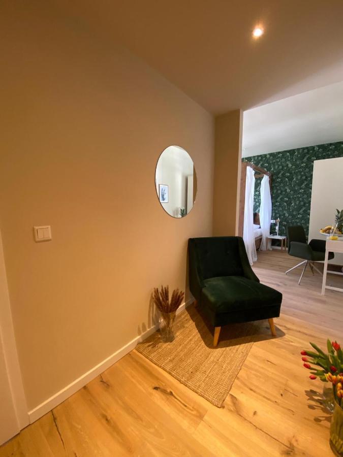 Apartment Himmelbett-studio über Düsseldorf, Neu Düsseldorf